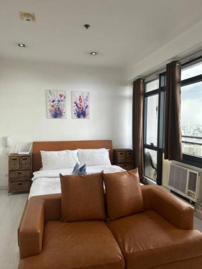 Gramercy Studio on 52nd Floor Rockwell View Free WiFi